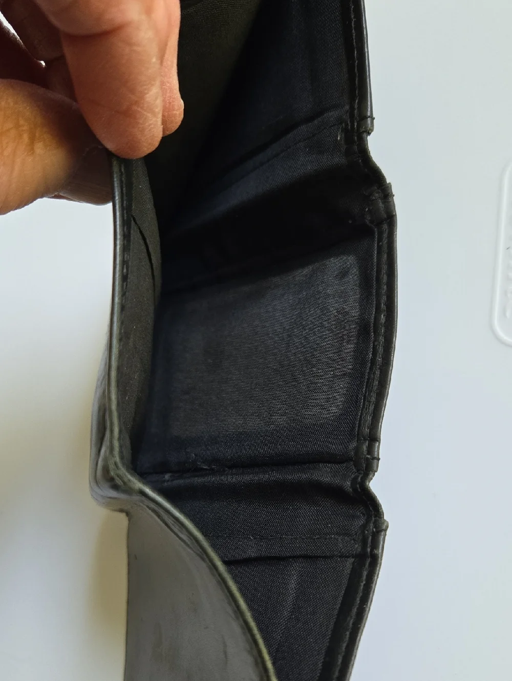 Black CALFSKIN trifold Wallet    (BIN 005)